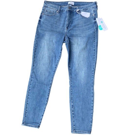 Pistola Light Wash Arielle Skinny Jean in Indigo - Picture 1 of 11